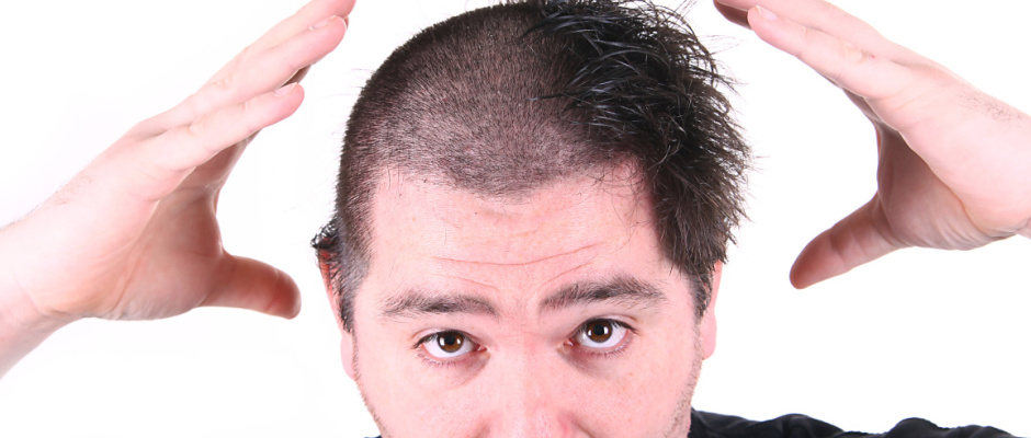 Podporuje stříhání růst vlasů?